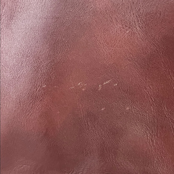 LUCALDO Classic Leather Messenger Bag - Picture 14 of 16